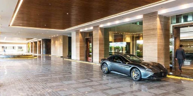 entrance-sunteck-signature-island-bandra-east-mumbai-maharashtra-set-3