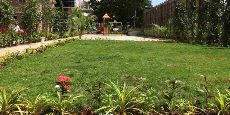 landscaped-garden-amenities-skyline-viha-skyline-group-vidyavihar-west-mumbai-maharashtra-set-3
