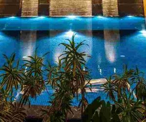 indoor-swimming-pool-amenities-sunteck-signia-isles-bandra-east-mumbai-maharashtra-set-1