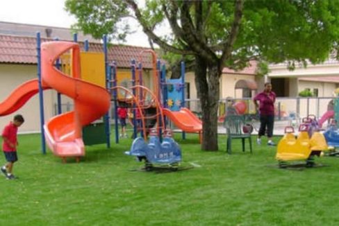 Kids-play-area-amenities-akanksha-sugee-group-dadar-west-mumbai-maharashtra