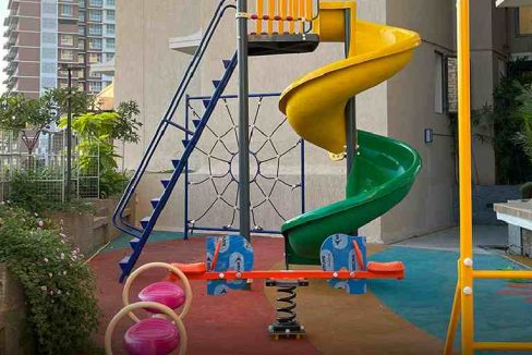 kids-play-area-amenities-naman-habitat-shree-naman-group-andheri-west-mumbai-maharashtra-set-3