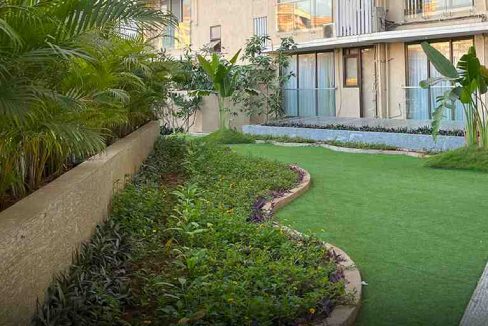 landscaped-garden-amenities-naman-habitat-shree-naman-group-andheri-west-mumbai-maharashtra-set-3