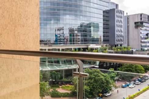 balcony-view-sunteck-signia-isles-bandra-east-mumbai-maharashtra-set-3